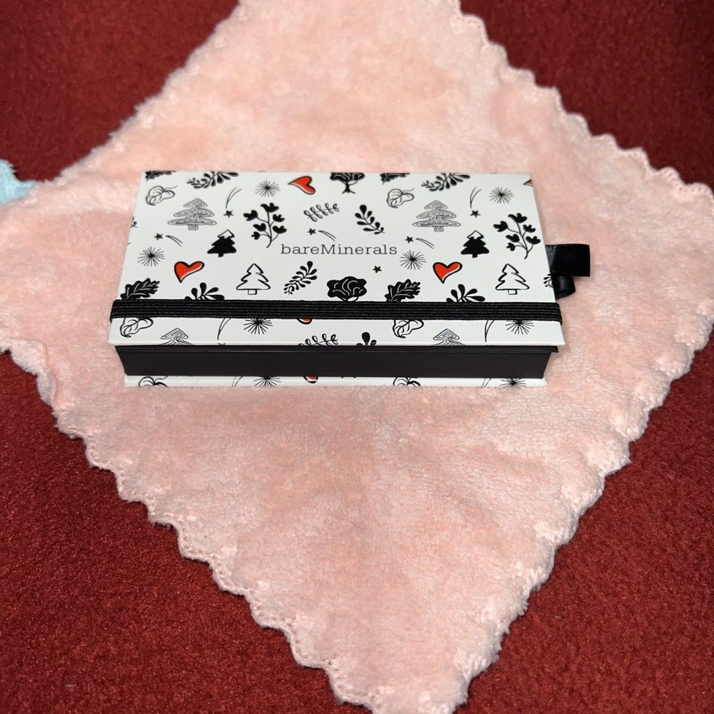 NEW BARE MINERALS - Picture 9 of 15